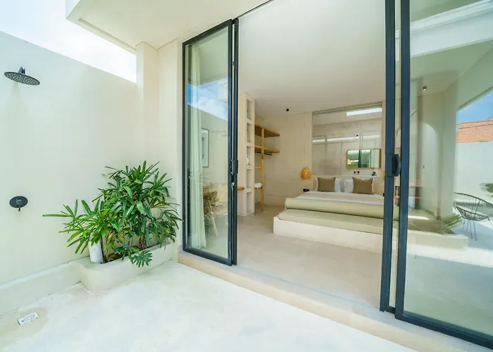 Leros - Modern Chic 2br Mediterranean In Canggu!