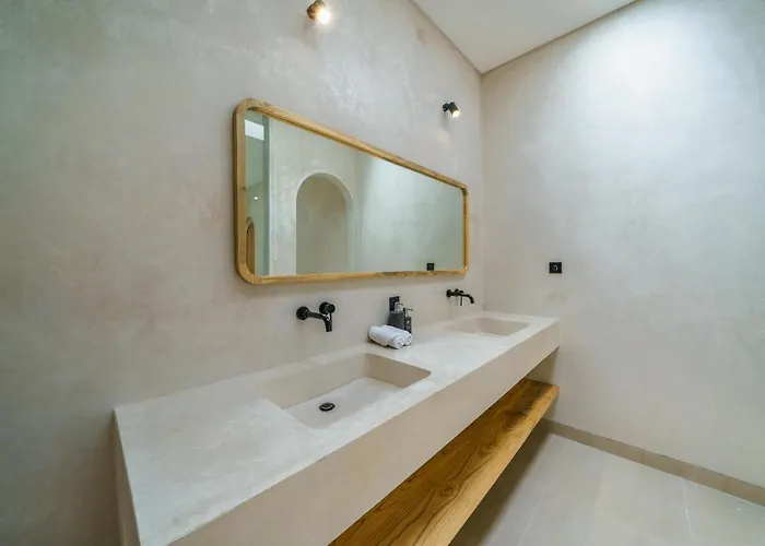Leros - Modern Chic 2br Mediterranean In Canggu! Villa